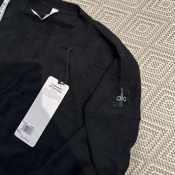 (NWT) ALO | Cashmere Jet Set Crew Sweater in Black, Size M - Picture 3 of 8